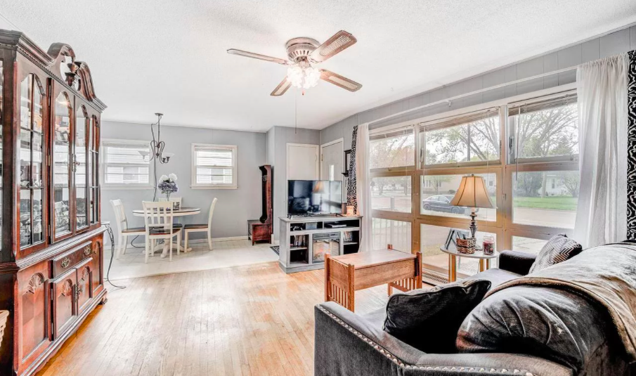 New Richmond, Wis. small house for sale